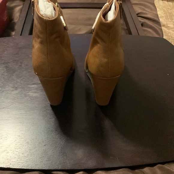 Ashley Stewart Peep Toe Buckle Bootie Carmel/taupe size 11 - Picture 3 of 4